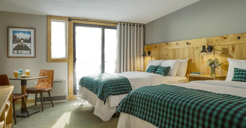 Village View Deluxe Two Queen Beds With Balcony image 1