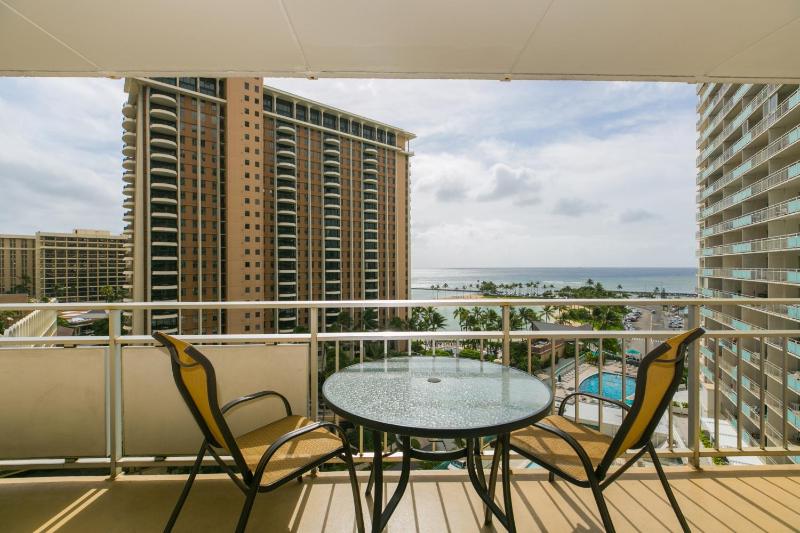 Ilikai Tower One Bedroom Lagoon View Waikiki Condos with Lanai & Free Wifi - image 13