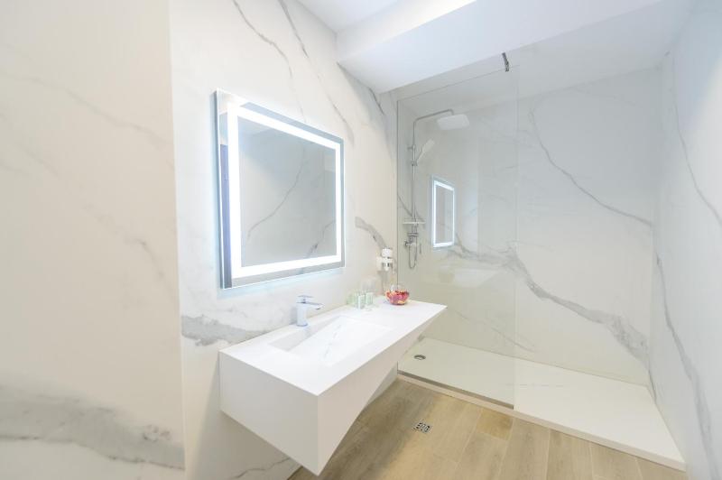 Mirage Beach Spa Hotel - image 33
