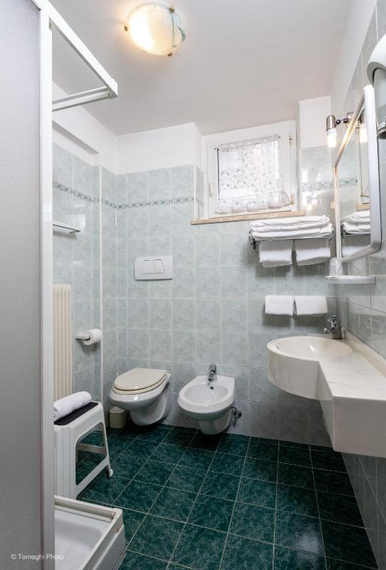 Double or Twin Room image 2