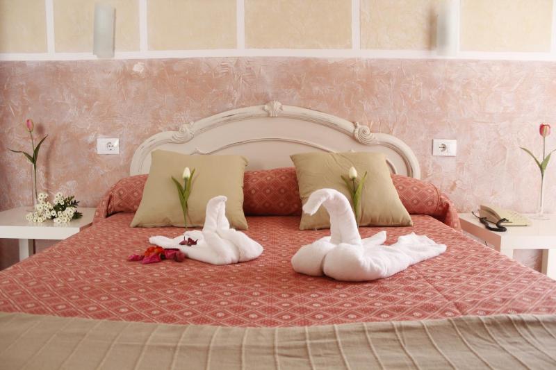 Single Room image 3