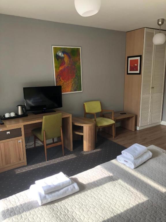 Apartment with Balcony image 3