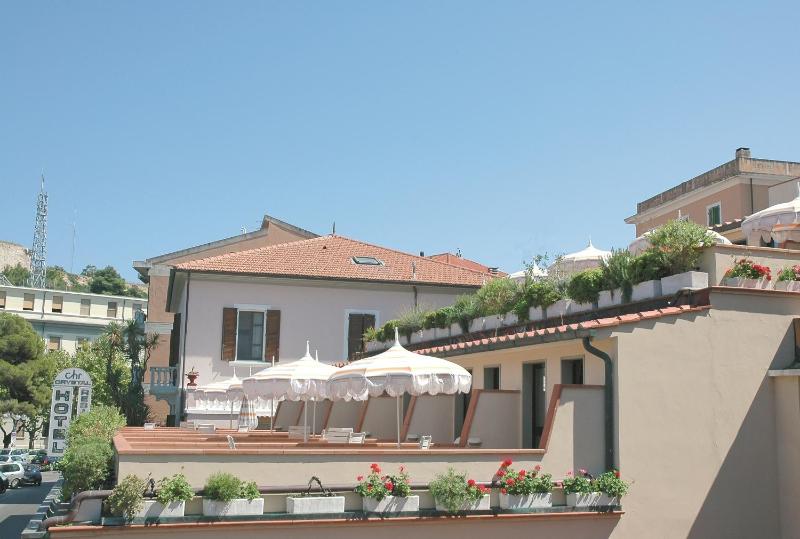 Superior Double or Twin Room with Terrace image 2