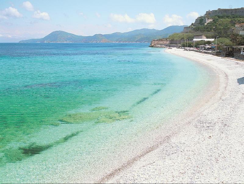 Economy Double or Twin Room image 2