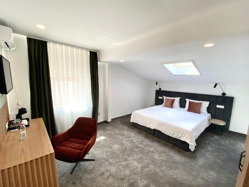 Victoria Rooms - image 36