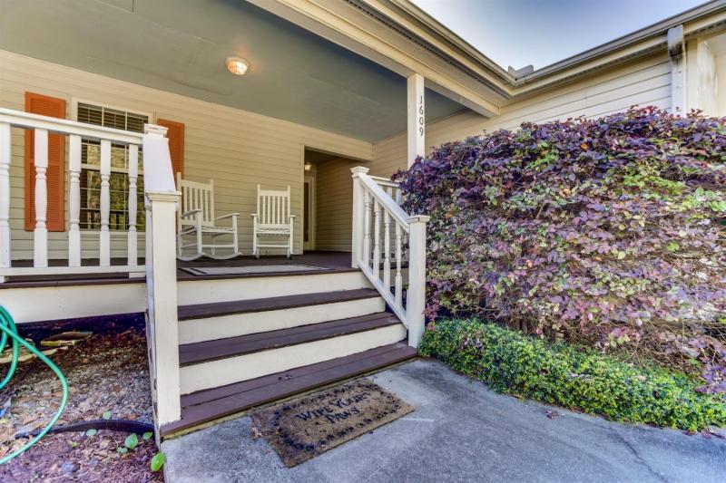 Three-Bedroom Holiday Home  image 2