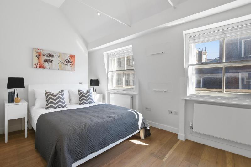 Apartment image 3