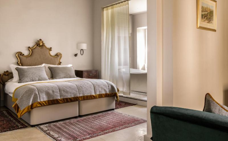Deluxe Suite With Panoramic View image 1
