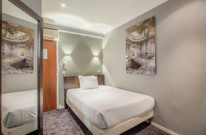 Single Room image 3