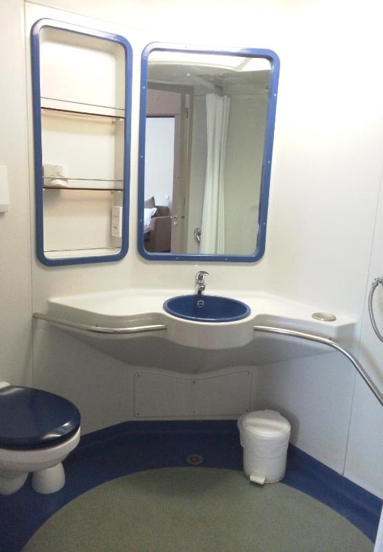 Apartment (4 Adults) - Disability Access image 2