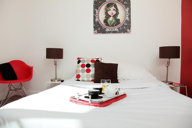 Classic Double Room image 3