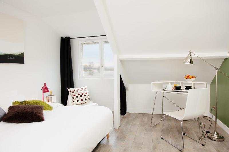 Superior Double or Twin Room image 4