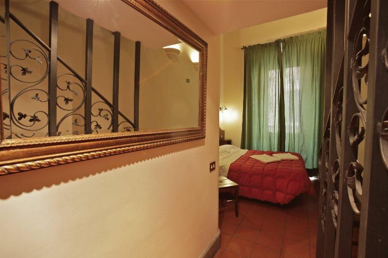 Triple Room image 3