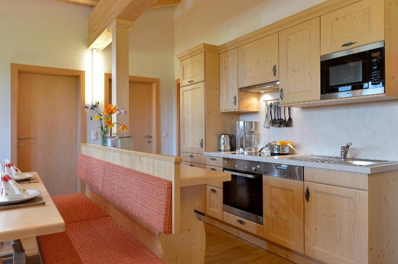 Superior Three-Bedroom Apartment image 4