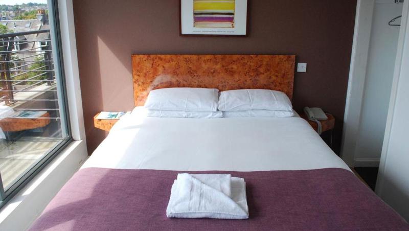 Superior Double Room image 3