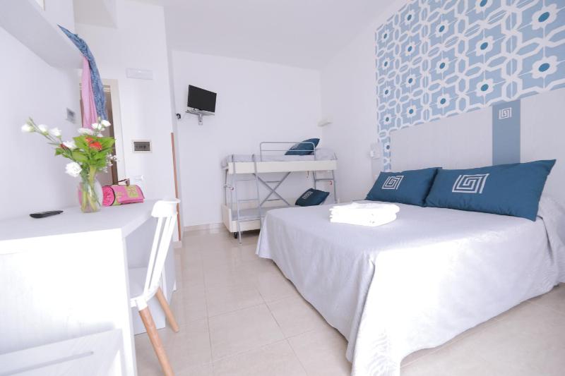 Quadruple Room image 3