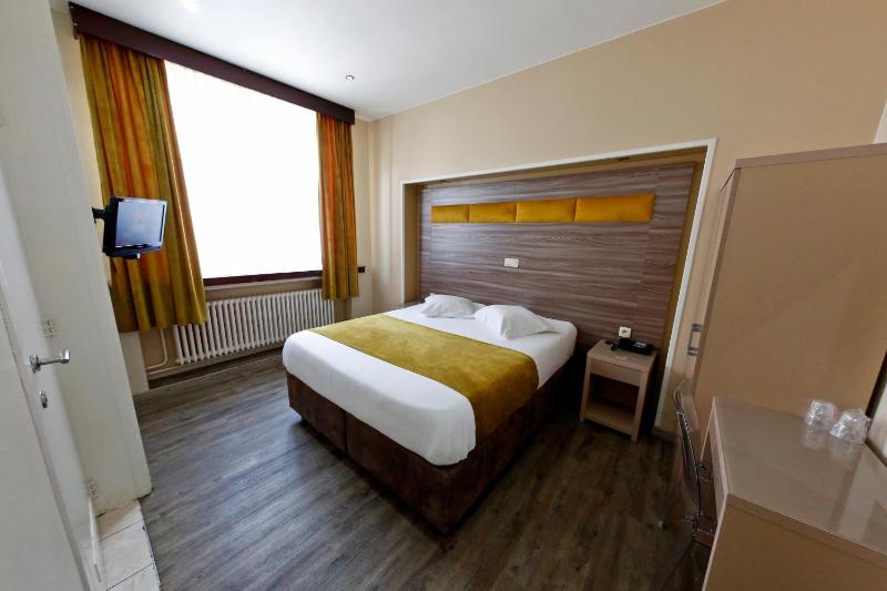 Hotel de France - image 13