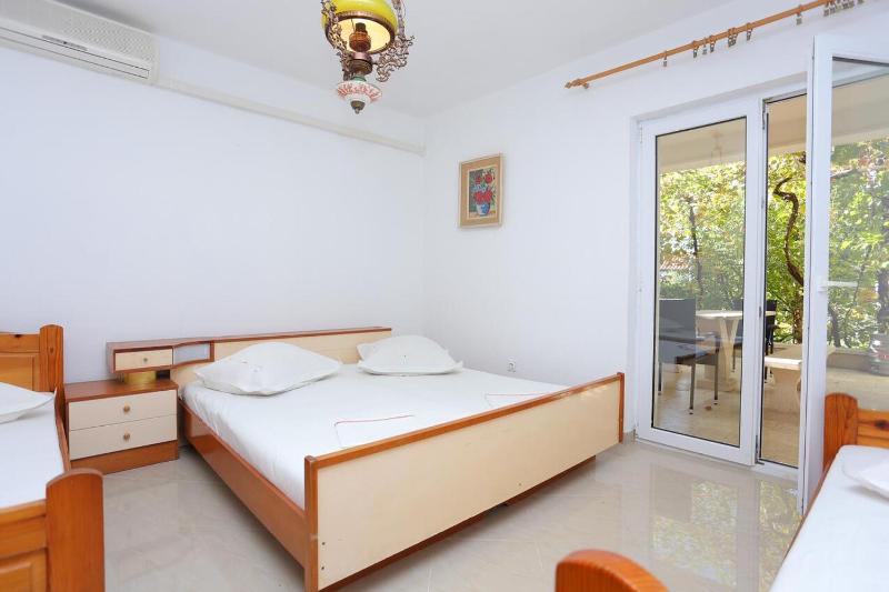 One-Bedroom Apartment with Terrace image 3