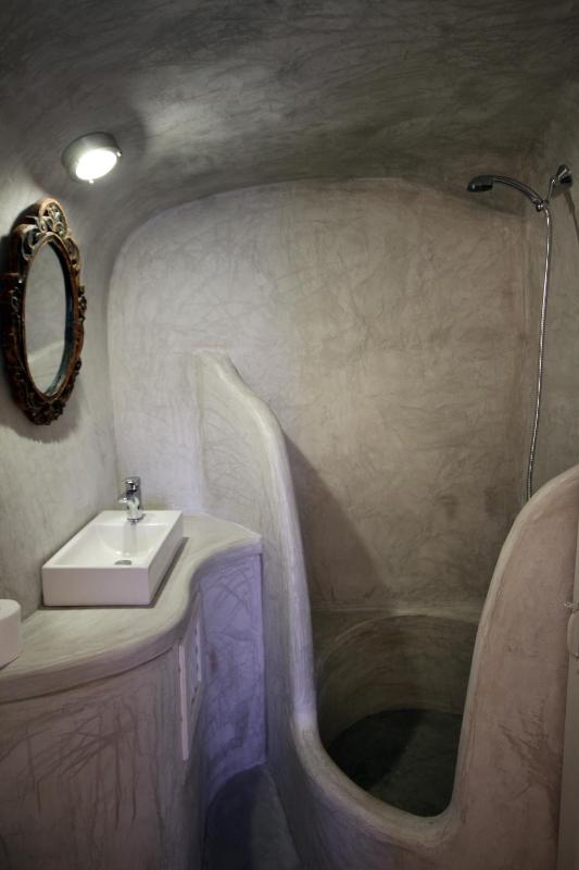 Small Single Room image 2