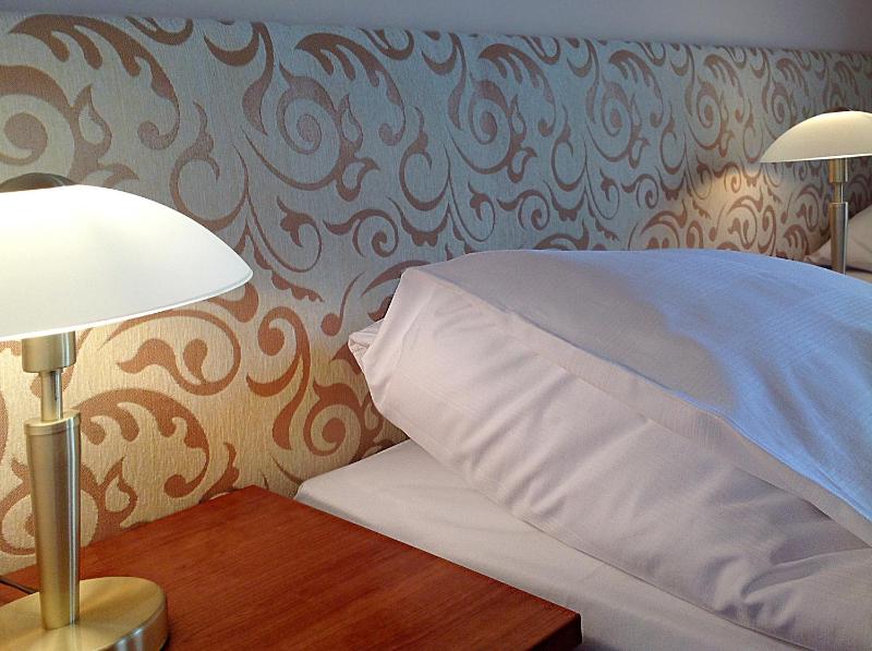 Comfort Twin Room image 2