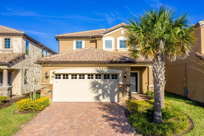 Five-Bedroom Villa image 1