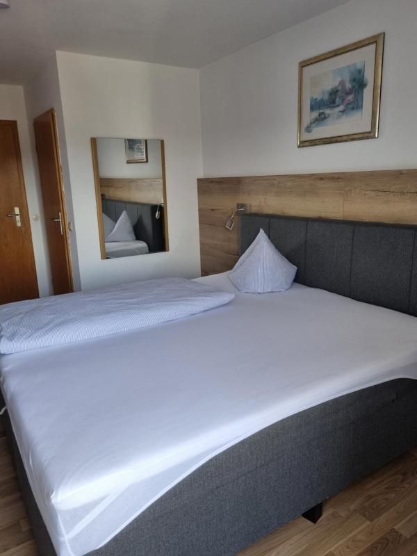 Single Room image 4