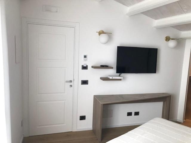 Luxury Triple Room image 1