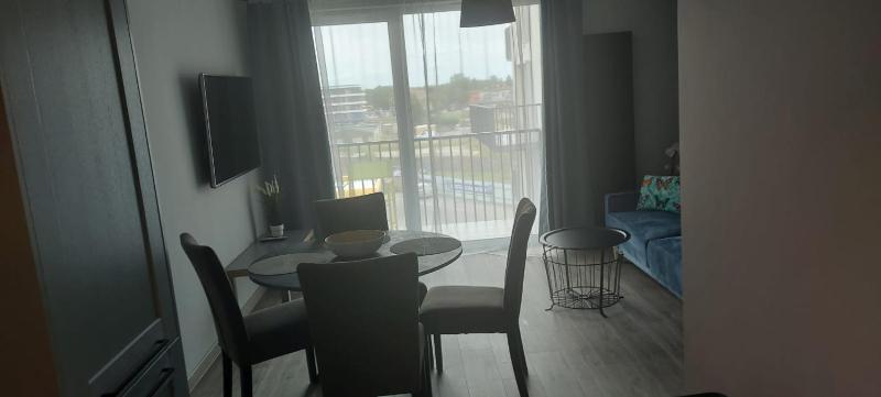 One-Bedroom Apartment image 3