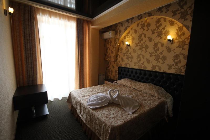 Standard Double or Twin Room image 2