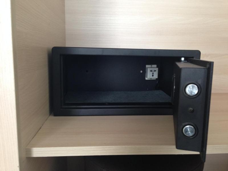 Single Room with Balcony image 2