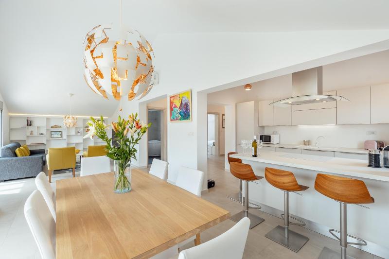 Superior Apartment image 1