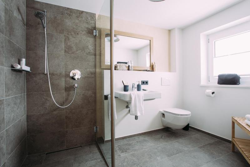One-Bedroom Apartment image 2
