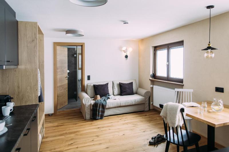 One-Bedroom Apartment image 4