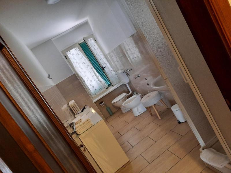 Twin Room with Extra Bed image 2