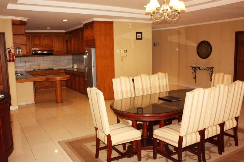 Travellers Suites Serviced Apartments - image 4