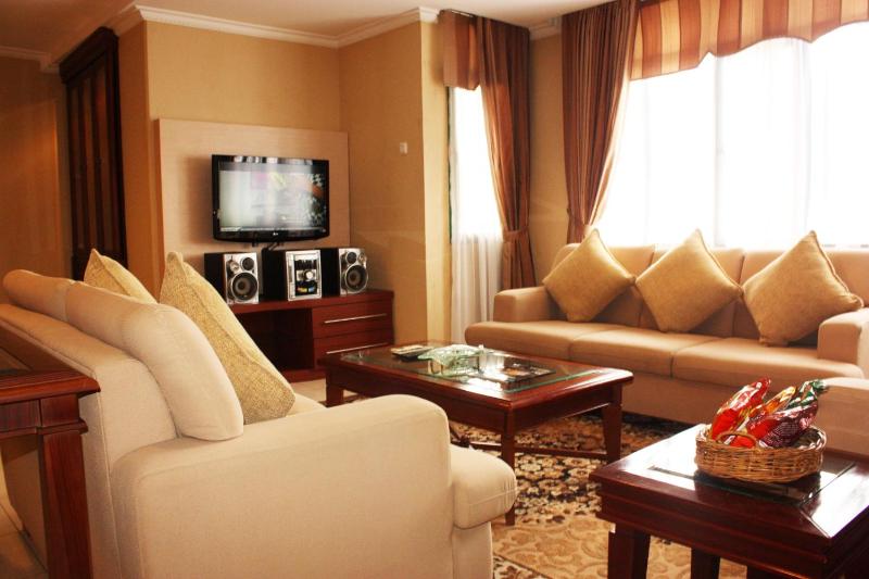 Travellers Suites Serviced Apartments - image 2