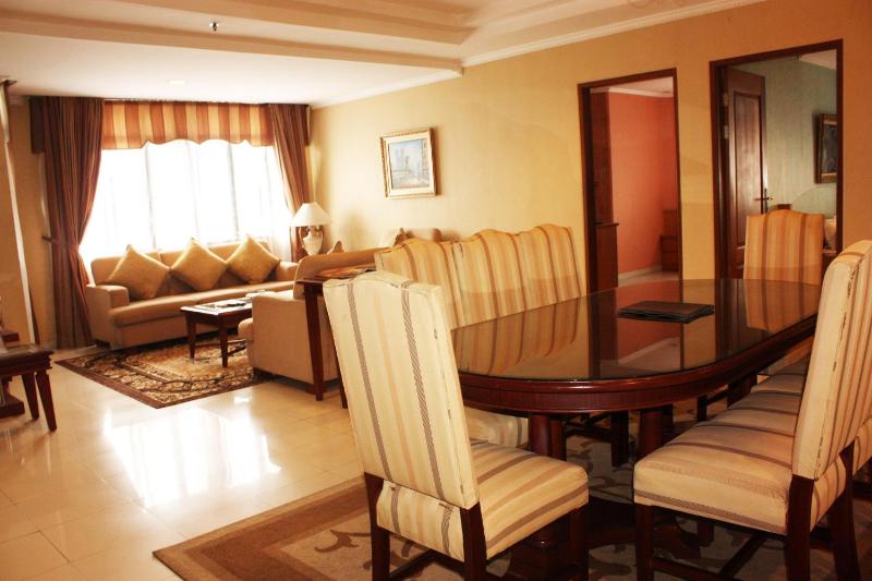 Travellers Suites Serviced Apartments - image 8