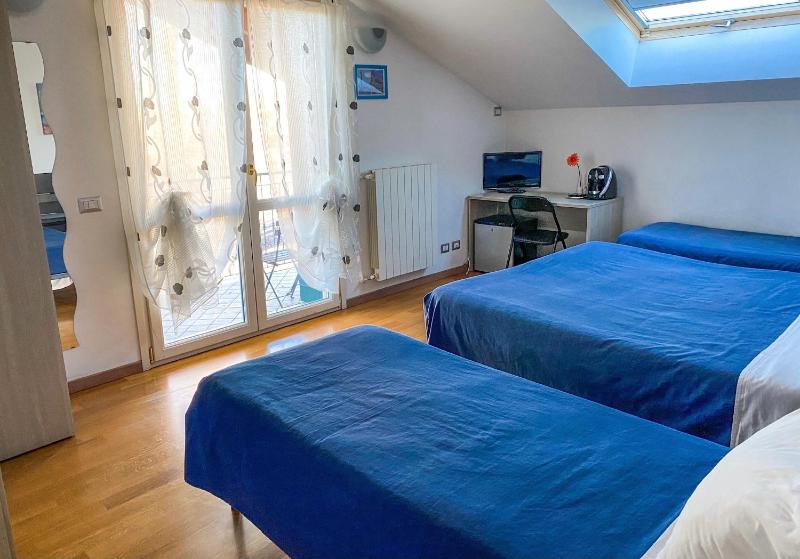 Comfort Quadruple Room image 2