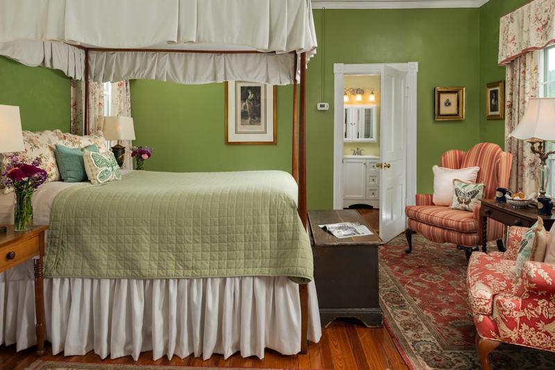 Queen Room image 1
