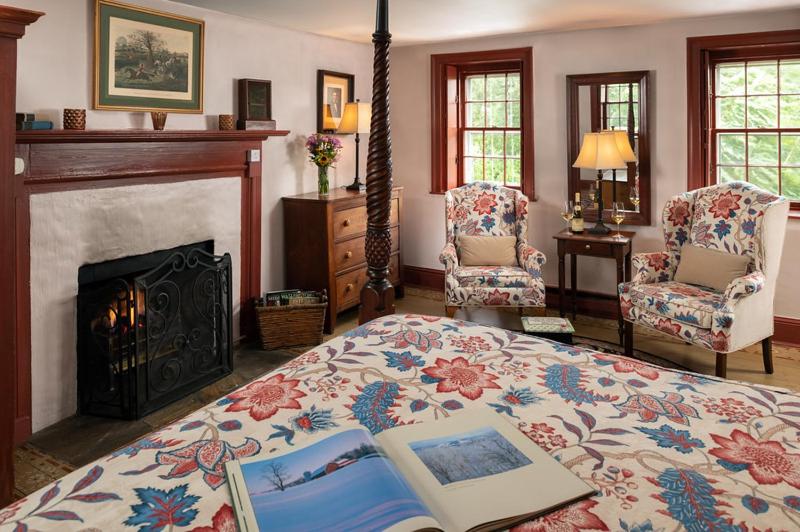 Queen Room image 4