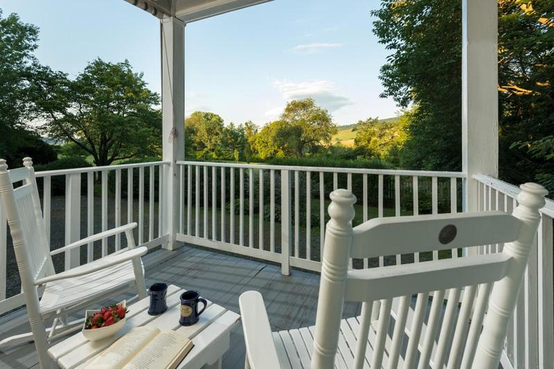 King Suite with Balcony image 2