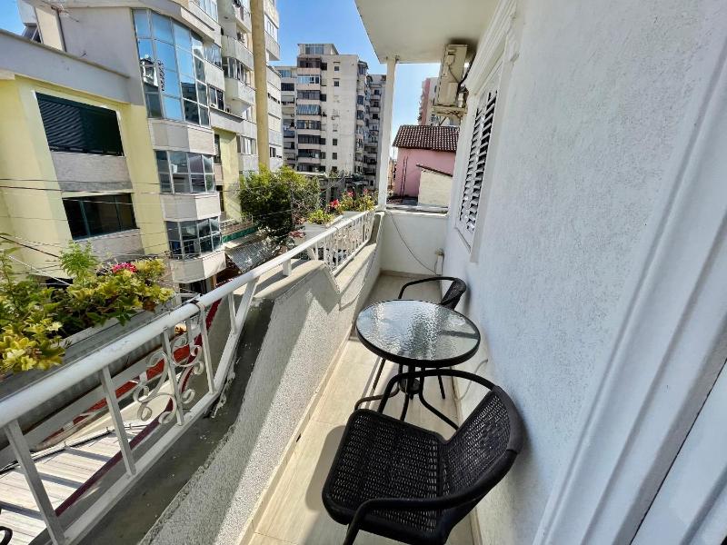 King Suite with Balcony image 3