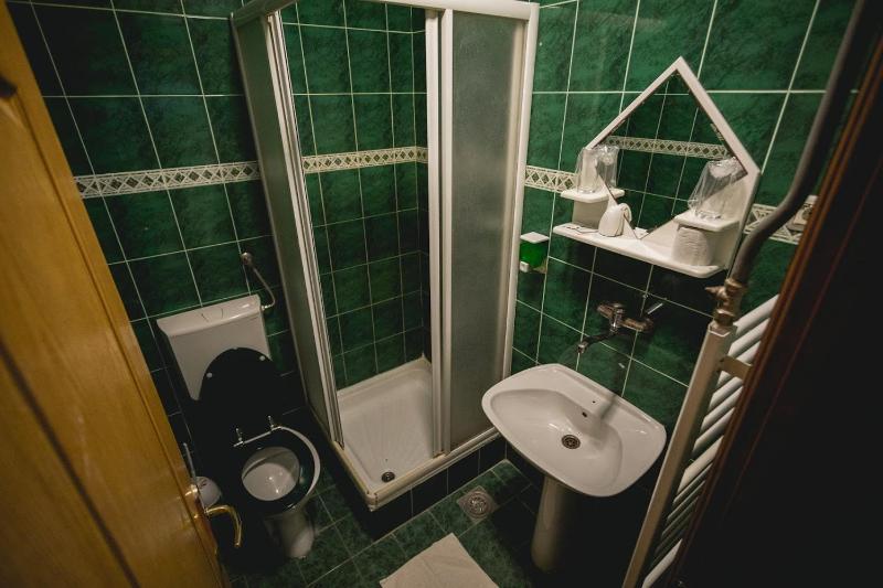 One-Bedroom Bungalow (2 Adults) image 2