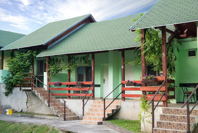 One-Bedroom Bungalow (2 Adults) image 4