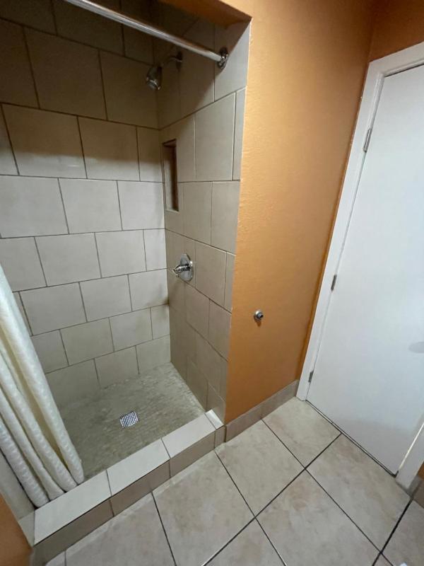 Queen Room - Non-Smoking image 2