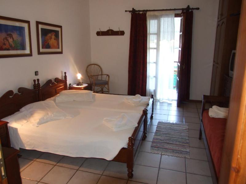 One-Bedroom Apartment image 3