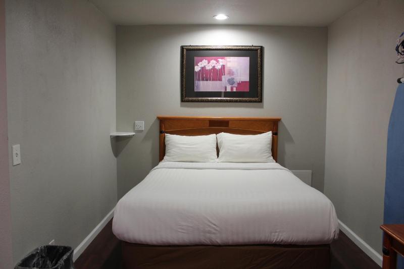 Standard Triple Room image 1