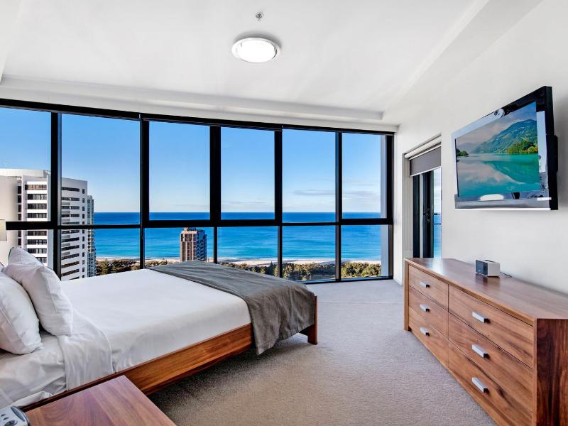 Private Rooftop Spa Penthouse apartment - Sierra Grand - CoastHM - image 11