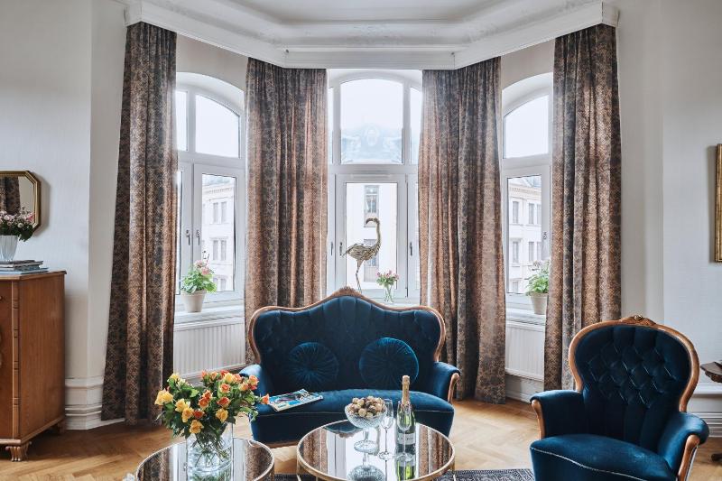 King Suite image 2