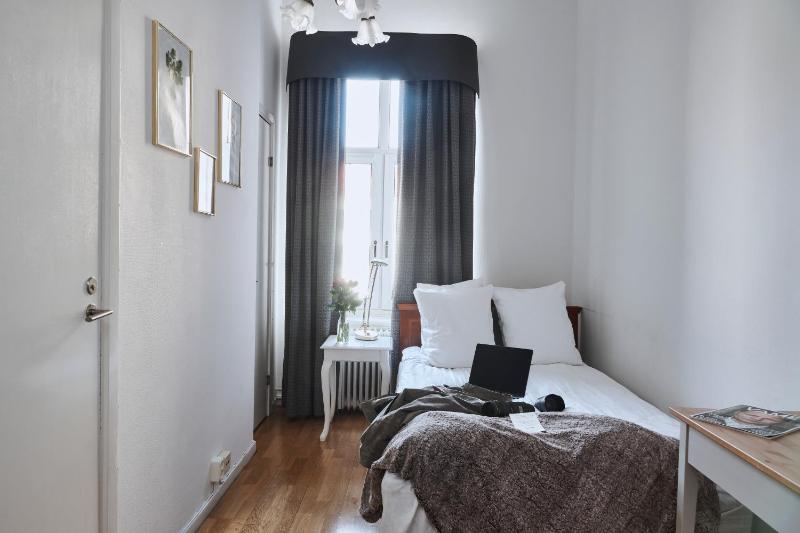 Standard Single Room image 4